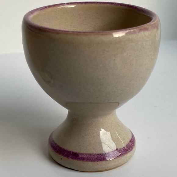 2 Egg Cups Pottery Signed Beige Pink Trim Flowers EUC Breakfast Eggs Easter - Picture 12 of 16